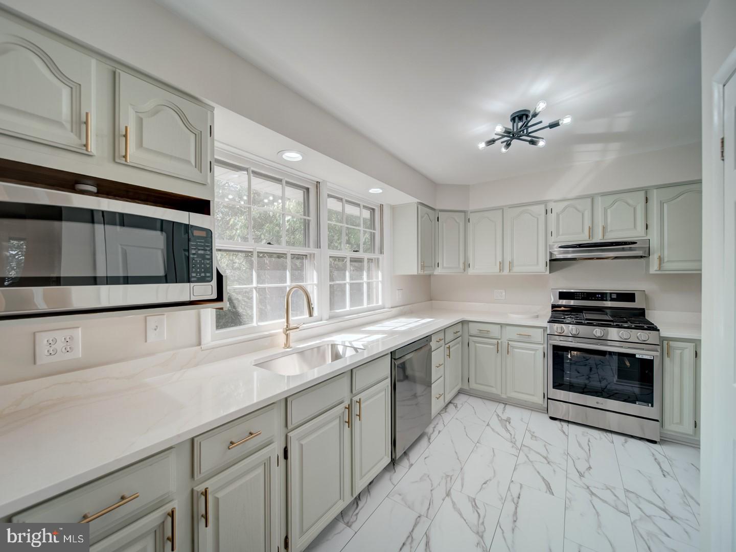 14725 LOCK DR, CENTREVILLE, Virginia 20120, 4 Bedrooms Bedrooms, ,2 BathroomsBathrooms,Residential,For sale,14725 LOCK DR,VAFX2273986 MLS # VAFX2273986