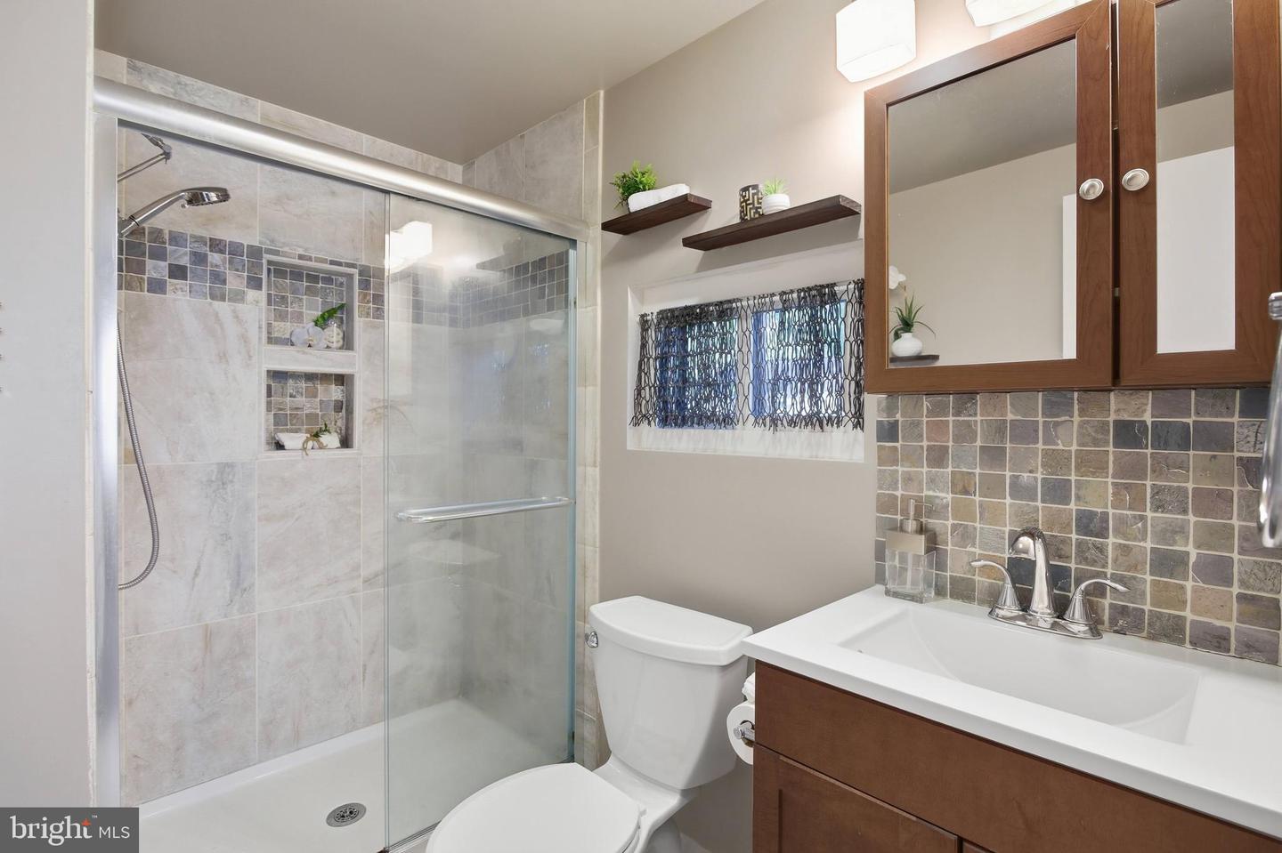 10508 INDIGO LN, FAIRFAX, Virginia 22032, 4 Bedrooms Bedrooms, ,3 BathroomsBathrooms,Residential,For sale,10508 INDIGO LN,VAFX2273448 MLS # VAFX2273448
