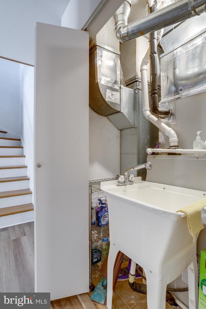 10508 INDIGO LN, FAIRFAX, Virginia 22032, 4 Bedrooms Bedrooms, ,3 BathroomsBathrooms,Residential,For sale,10508 INDIGO LN,VAFX2273448 MLS # VAFX2273448
