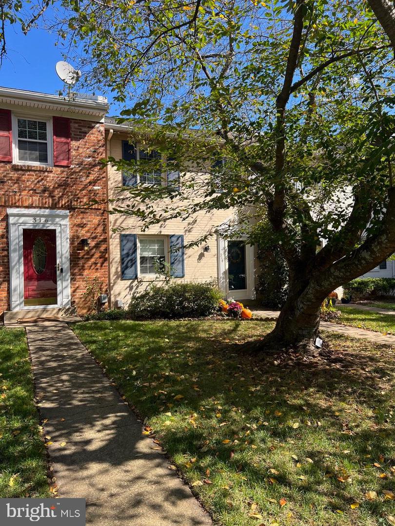 314 ROCK SPRING DR SW, LEESBURG, Virginia 20175, 2 Bedrooms Bedrooms, ,1 BathroomBathrooms,Residential,For sale,314 ROCK SPRING DR SW,VALO2108596 MLS # VALO2108596
