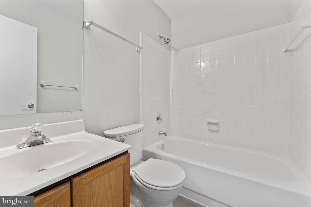 6688 COMANCHE CT, HAYMARKET, Virginia 20169, 3 Bedrooms Bedrooms, ,2 BathroomsBathrooms,Residential,For sale,6688 COMANCHE CT,VAPW2105892 MLS # VAPW2105892