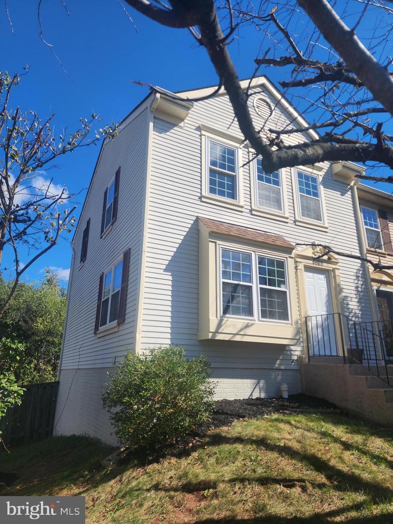 6688 COMANCHE CT, HAYMARKET, Virginia 20169, 3 Bedrooms Bedrooms, ,2 BathroomsBathrooms,Residential,For sale,6688 COMANCHE CT,VAPW2105892 MLS # VAPW2105892