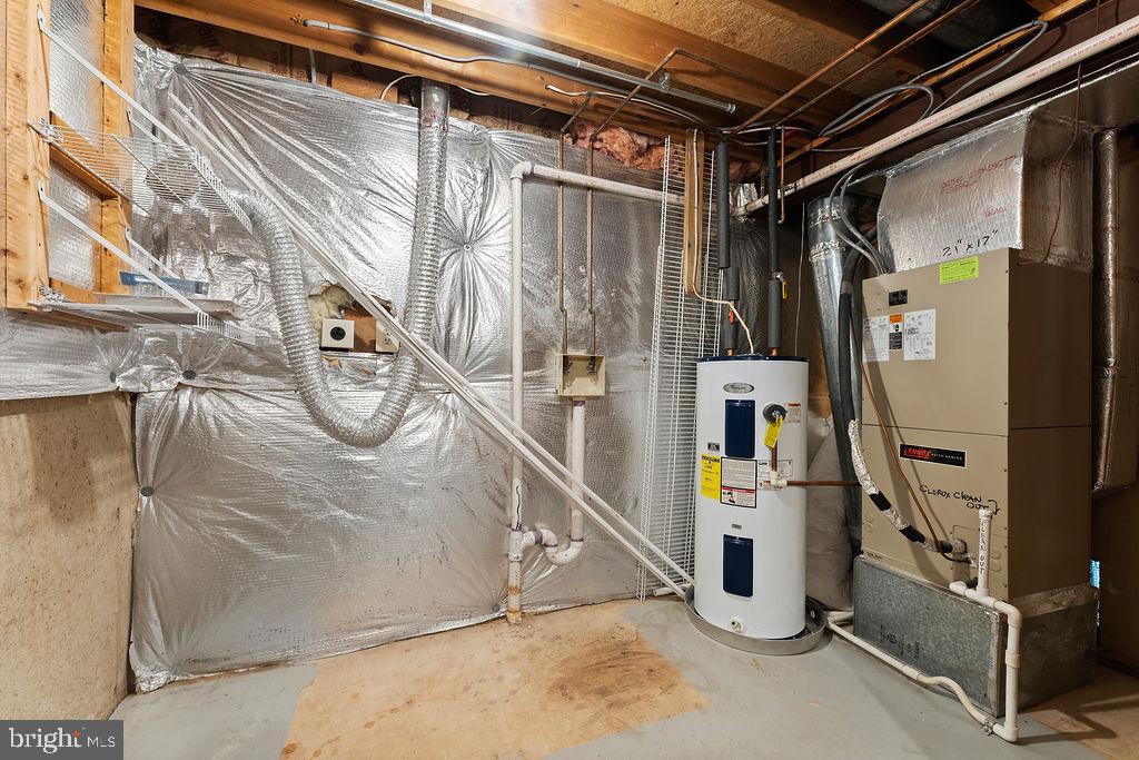 6688 COMANCHE CT, HAYMARKET, Virginia 20169, 3 Bedrooms Bedrooms, ,2 BathroomsBathrooms,Residential,For sale,6688 COMANCHE CT,VAPW2105892 MLS # VAPW2105892