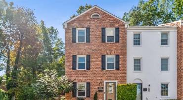 2923 WYTHE CT, WOODBRIDGE, Virginia 22191, 5 Bedrooms Bedrooms, ,2 BathroomsBathrooms,Residential,For sale,2923 WYTHE CT,VAPW2105900 MLS # VAPW2105900