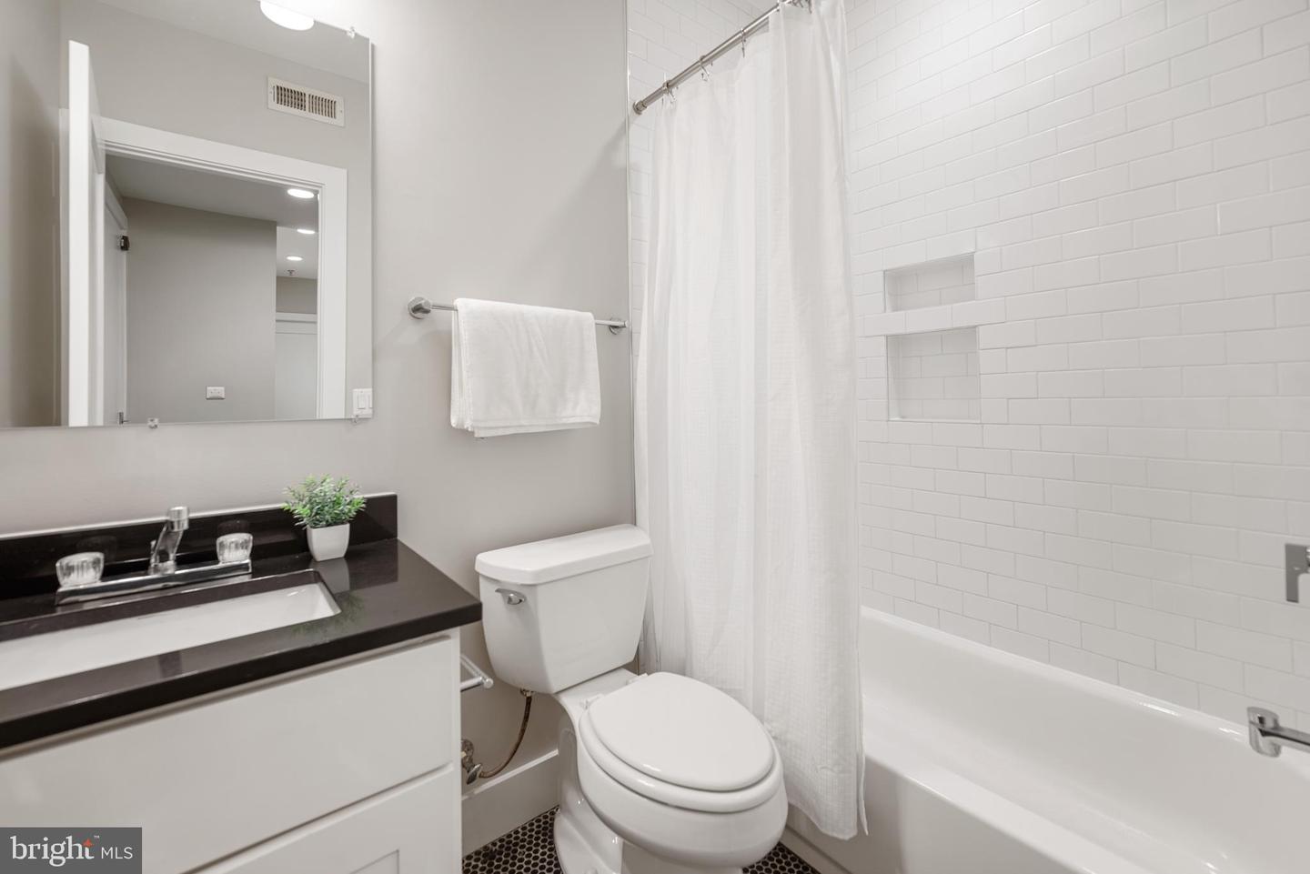 1508 F ST NE #1, WASHINGTON, District Of Columbia 20002, 2 Bedrooms Bedrooms, ,2 BathroomsBathrooms,Residential,For sale,1508 F ST NE #1,DCDC2226898 MLS # DCDC2226898
