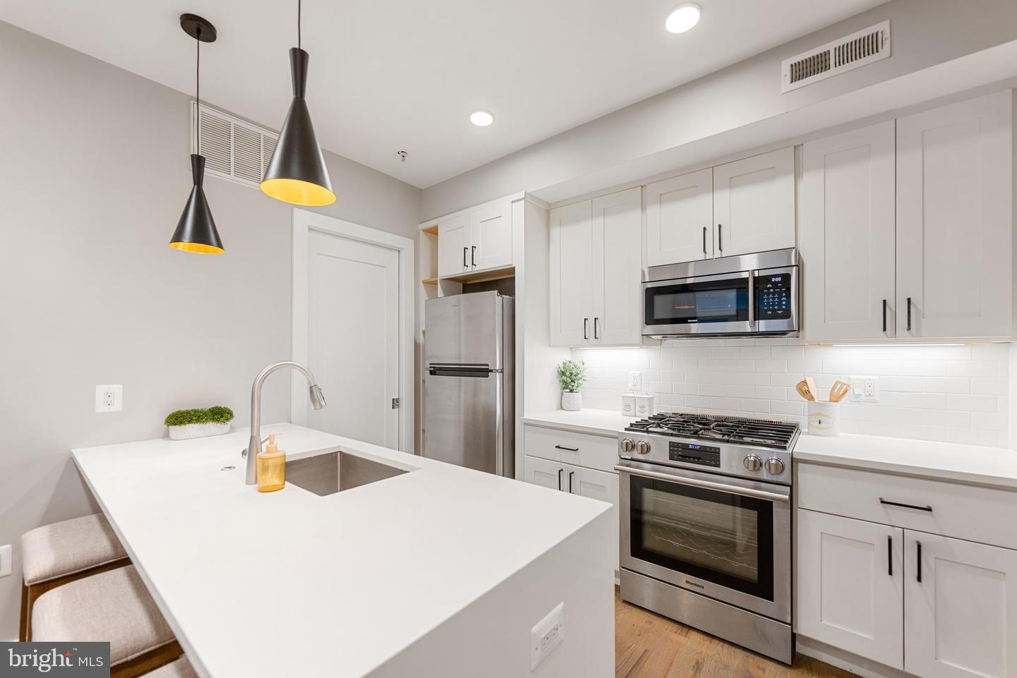 1508 F ST NE #1, WASHINGTON, District Of Columbia 20002, 2 Bedrooms Bedrooms, ,2 BathroomsBathrooms,Residential,For sale,1508 F ST NE #1,DCDC2226898 MLS # DCDC2226898