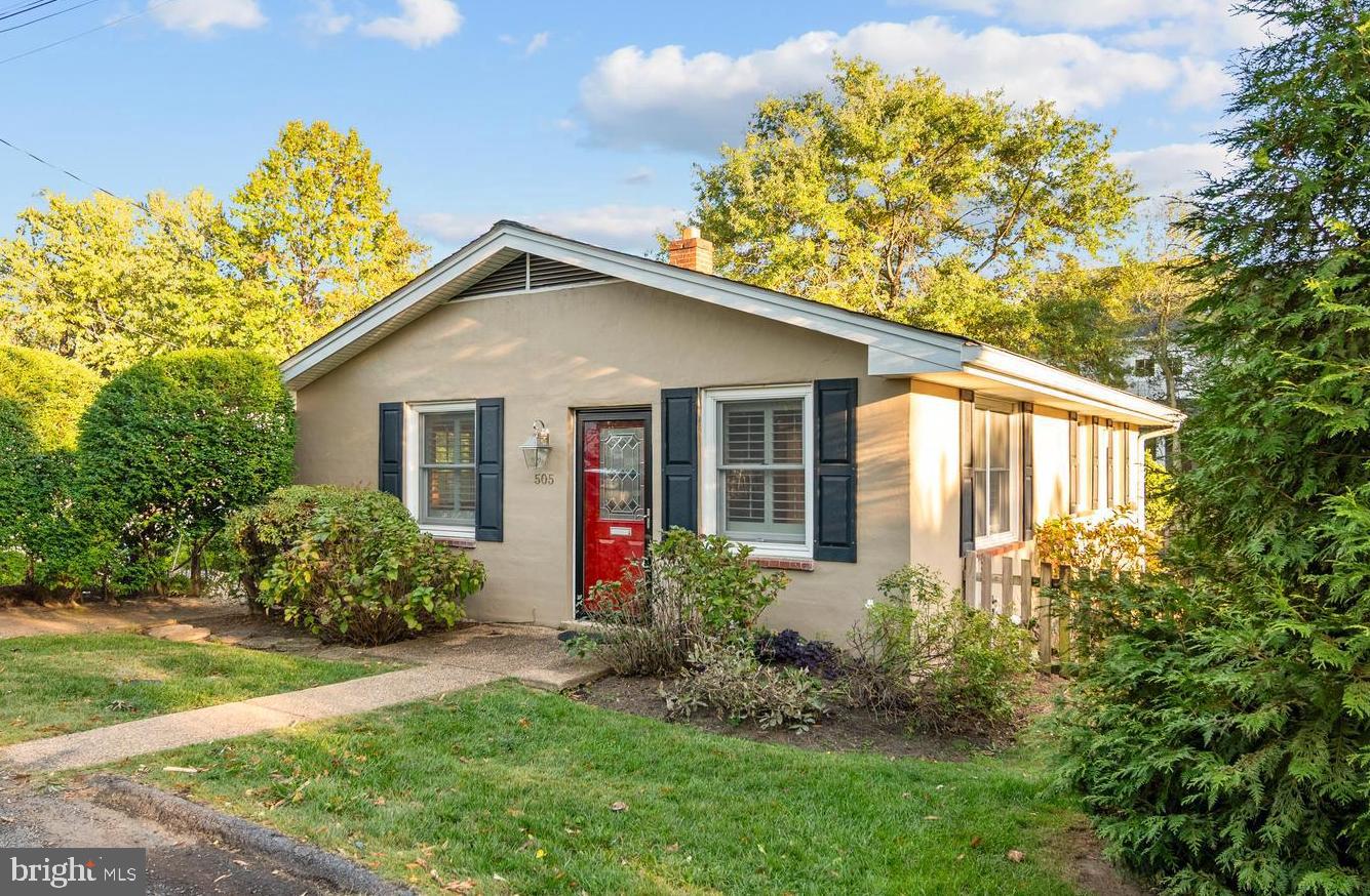 505 N EDISON ST, ARLINGTON, Virginia 22203, 2 Bedrooms Bedrooms, ,1 BathroomBathrooms,Residential,For sale,505 N EDISON ST,VAAR2064864 MLS # VAAR2064864