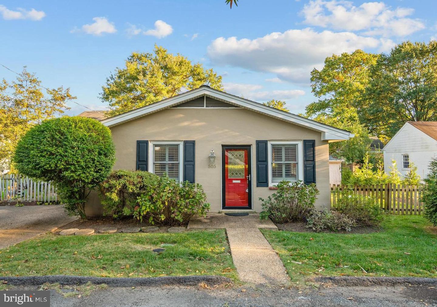 505 N EDISON ST, ARLINGTON, Virginia 22203, 2 Bedrooms Bedrooms, ,1 BathroomBathrooms,Residential,For sale,505 N EDISON ST,VAAR2064864 MLS # VAAR2064864