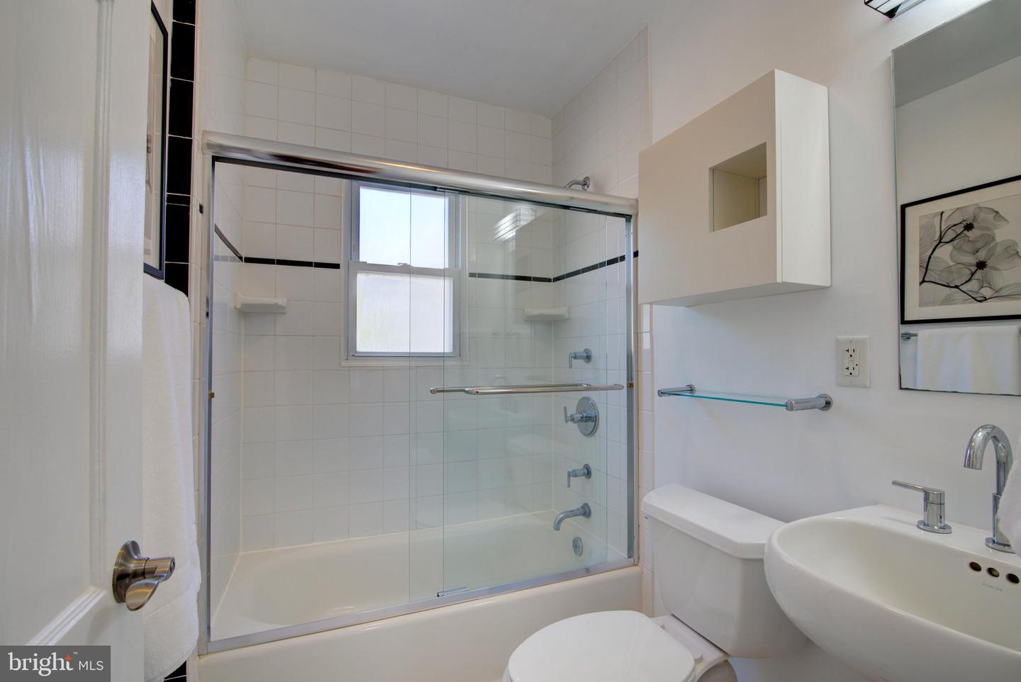 1683 N LONGFELLOW ST, ARLINGTON, Virginia 22205, 3 Bedrooms Bedrooms, ,2 BathroomsBathrooms,Residential,For sale,1683 N LONGFELLOW ST,VAAR2064858 MLS # VAAR2064858