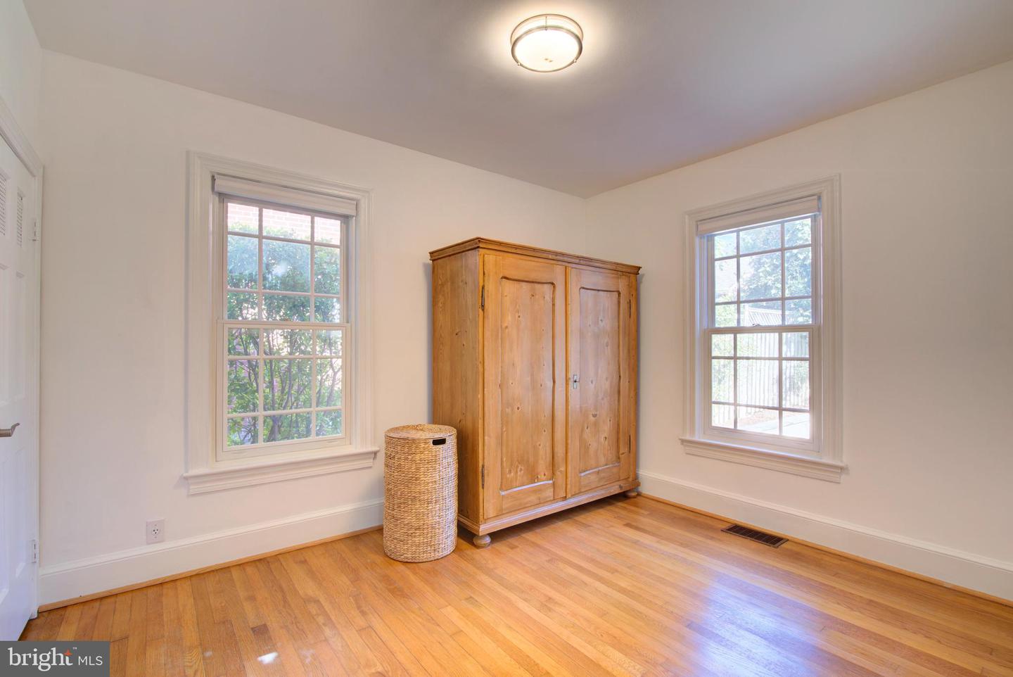 1683 N LONGFELLOW ST, ARLINGTON, Virginia 22205, 3 Bedrooms Bedrooms, ,2 BathroomsBathrooms,Residential,For sale,1683 N LONGFELLOW ST,VAAR2064858 MLS # VAAR2064858