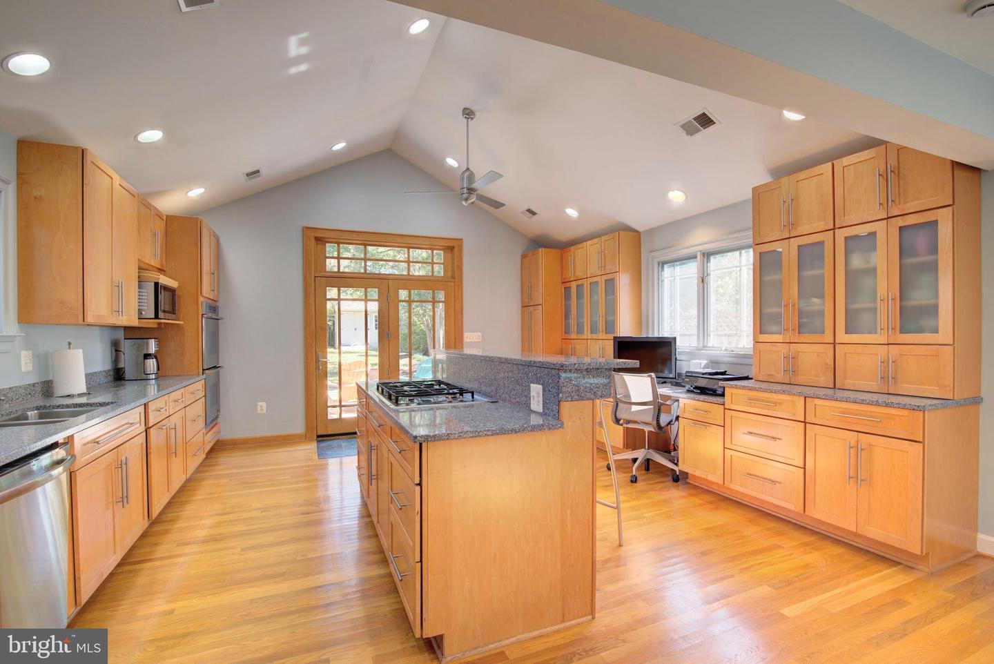 1683 N LONGFELLOW ST, ARLINGTON, Virginia 22205, 3 Bedrooms Bedrooms, ,2 BathroomsBathrooms,Residential,For sale,1683 N LONGFELLOW ST,VAAR2064858 MLS # VAAR2064858