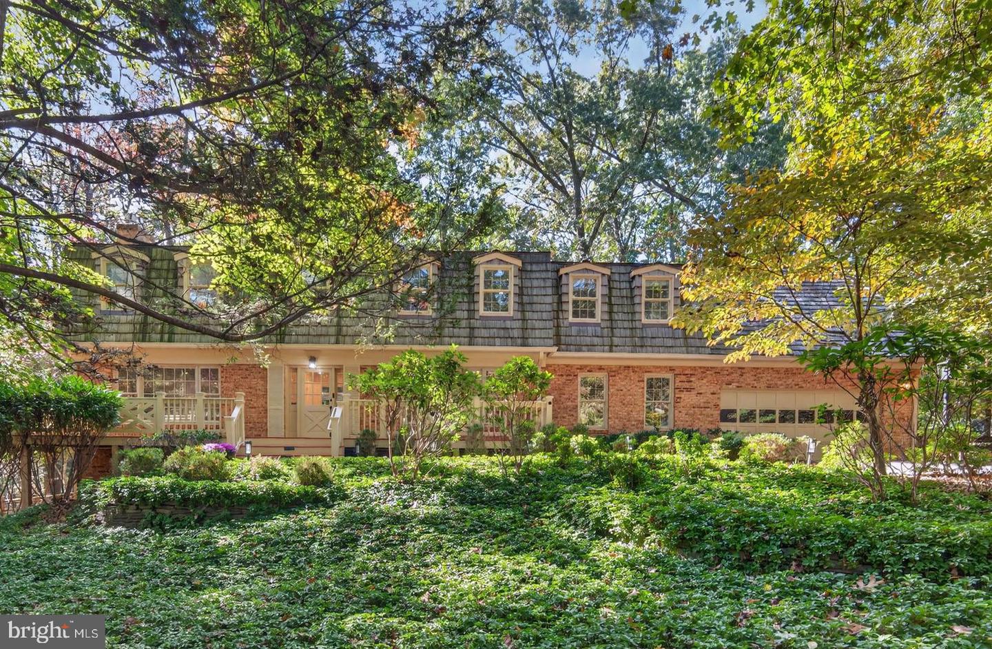 11813 TRIPLE CROWN RD, RESTON, Virginia 20191, 5 Bedrooms Bedrooms, 10 Rooms Rooms,3 BathroomsBathrooms,Residential,For sale,11813 TRIPLE CROWN RD,VAFX2274146 MLS # VAFX2274146