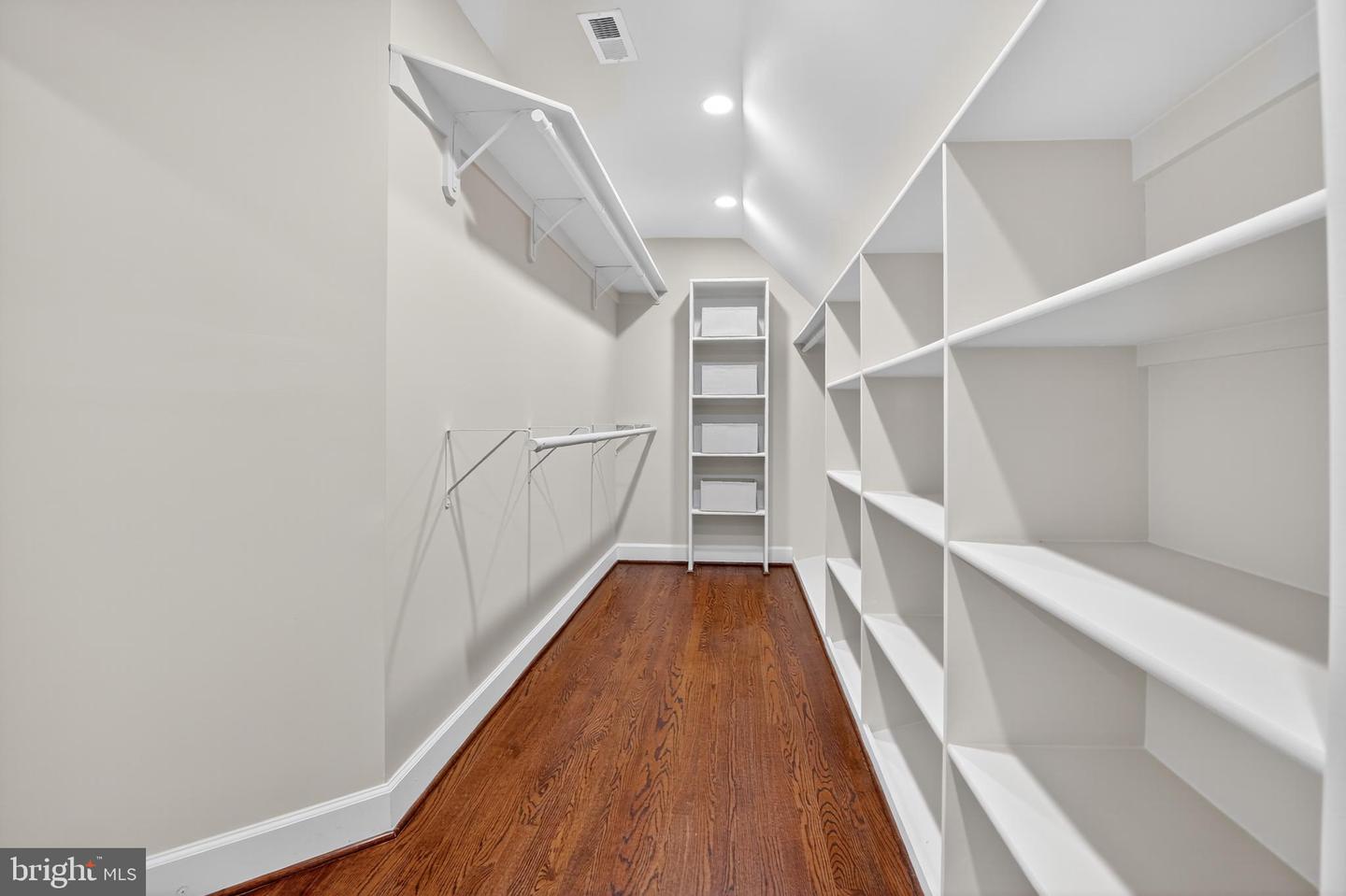11813 TRIPLE CROWN RD, RESTON, Virginia 20191, 5 Bedrooms Bedrooms, 10 Rooms Rooms,3 BathroomsBathrooms,Residential,For sale,11813 TRIPLE CROWN RD,VAFX2274146 MLS # VAFX2274146