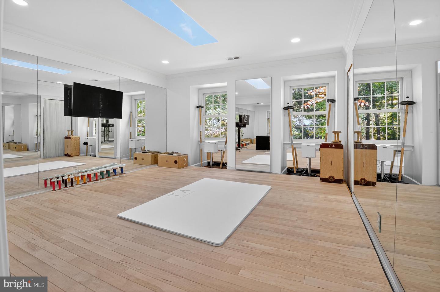 11813 TRIPLE CROWN RD, RESTON, Virginia 20191, 5 Bedrooms Bedrooms, 10 Rooms Rooms,3 BathroomsBathrooms,Residential,For sale,11813 TRIPLE CROWN RD,VAFX2274146 MLS # VAFX2274146