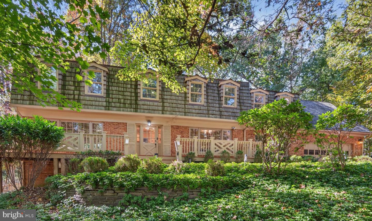 11813 TRIPLE CROWN RD, RESTON, Virginia 20191, 5 Bedrooms Bedrooms, 10 Rooms Rooms,3 BathroomsBathrooms,Residential,For sale,11813 TRIPLE CROWN RD,VAFX2274146 MLS # VAFX2274146