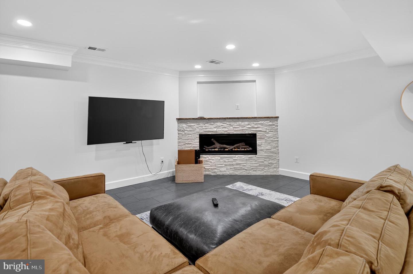 11813 TRIPLE CROWN RD, RESTON, Virginia 20191, 5 Bedrooms Bedrooms, 10 Rooms Rooms,3 BathroomsBathrooms,Residential,For sale,11813 TRIPLE CROWN RD,VAFX2274146 MLS # VAFX2274146