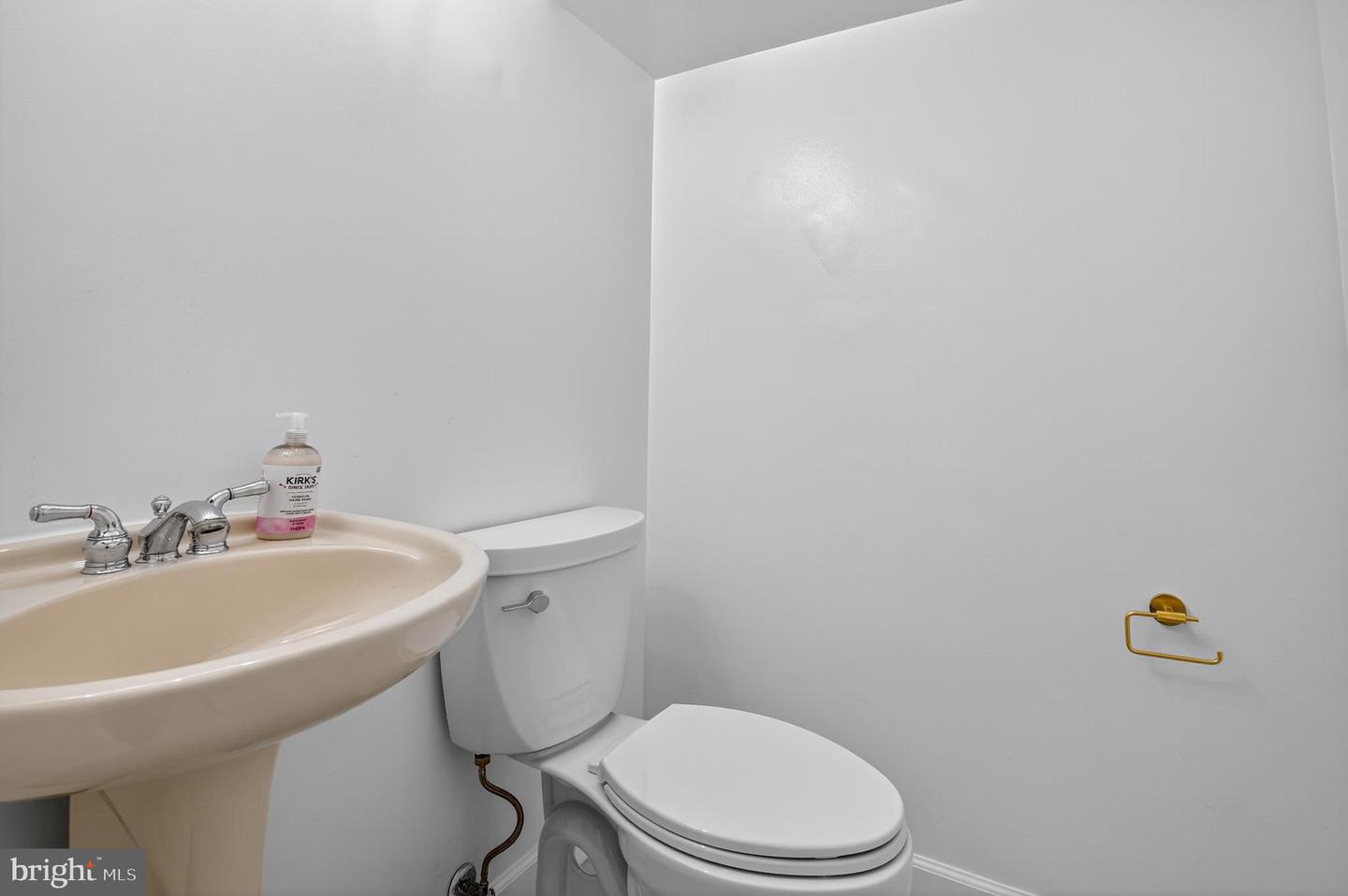 11813 TRIPLE CROWN RD, RESTON, Virginia 20191, 5 Bedrooms Bedrooms, 10 Rooms Rooms,3 BathroomsBathrooms,Residential,For sale,11813 TRIPLE CROWN RD,VAFX2274146 MLS # VAFX2274146