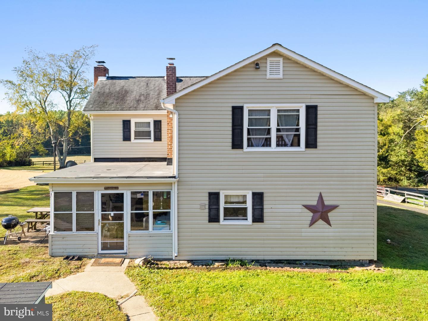 8229 OLD DUMFRIES RD, CATLETT, Virginia 20119, 3 Bedrooms Bedrooms, ,2 BathroomsBathrooms,Residential,For sale,8229 OLD DUMFRIES RD,VAFQ2019376 MLS # VAFQ2019376