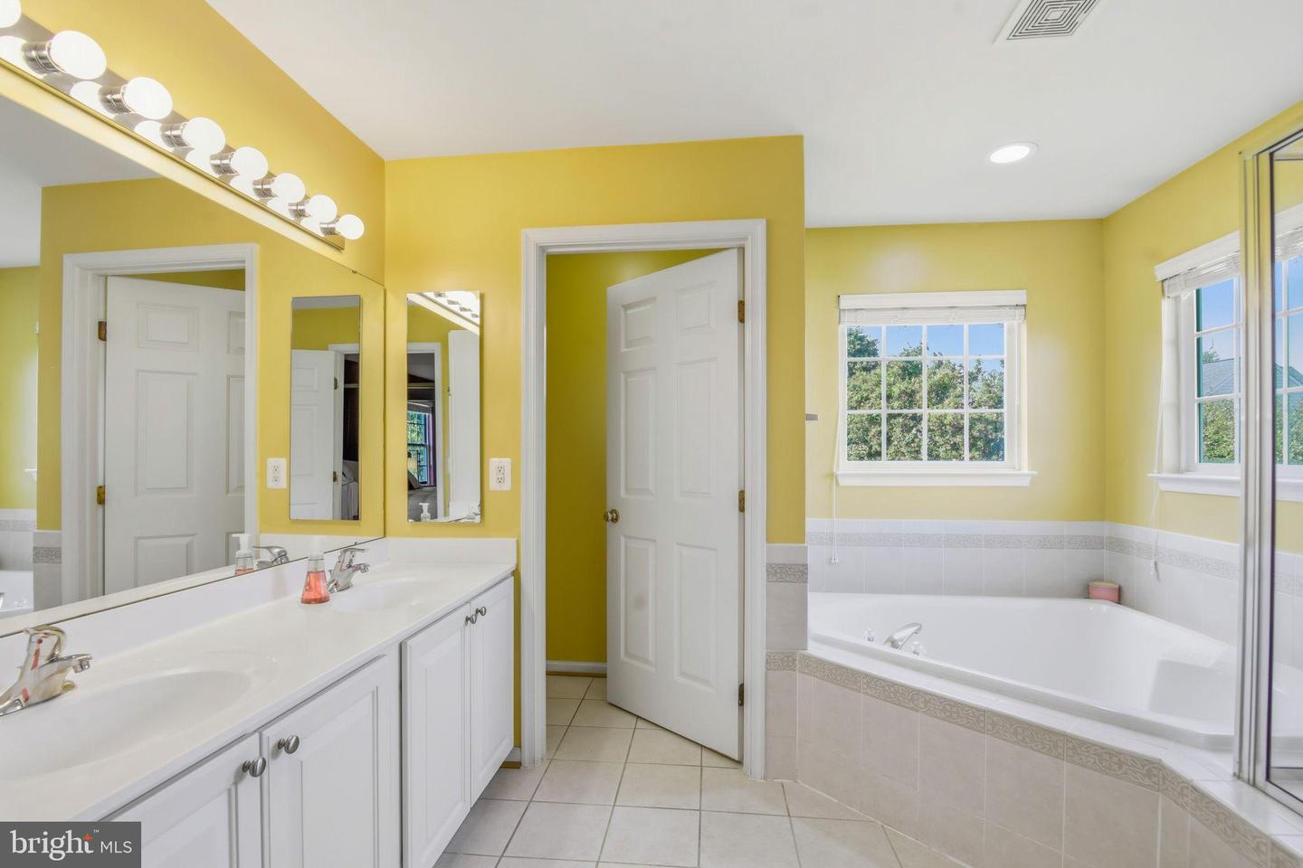 6837 RATHBONE PL, GAINESVILLE, Virginia 20155, 5 Bedrooms Bedrooms, ,3 BathroomsBathrooms,Residential,For sale,6837 RATHBONE PL,VAPW2105930 MLS # VAPW2105930