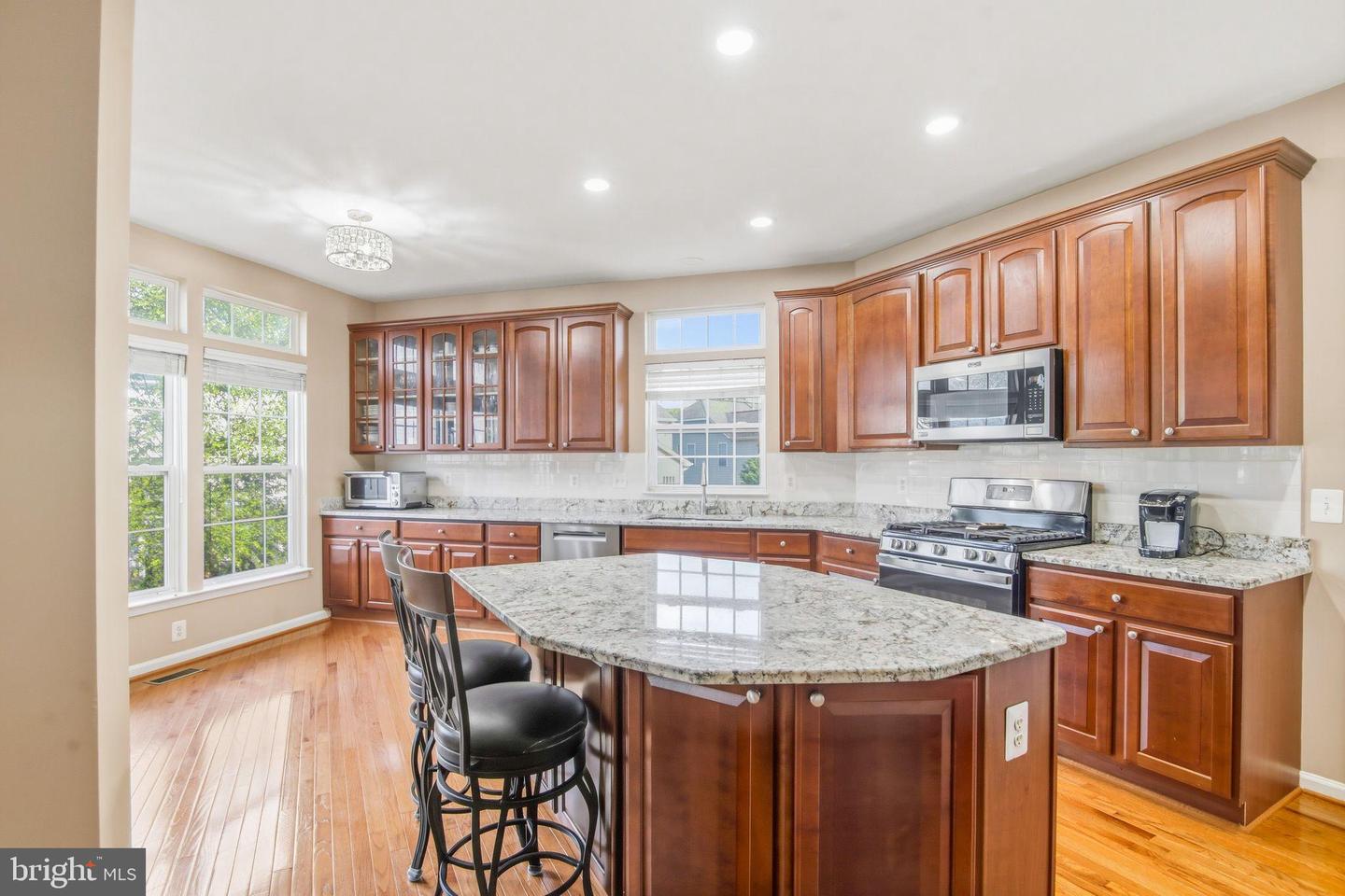 6837 RATHBONE PL, GAINESVILLE, Virginia 20155, 5 Bedrooms Bedrooms, ,3 BathroomsBathrooms,Residential,For sale,6837 RATHBONE PL,VAPW2105930 MLS # VAPW2105930