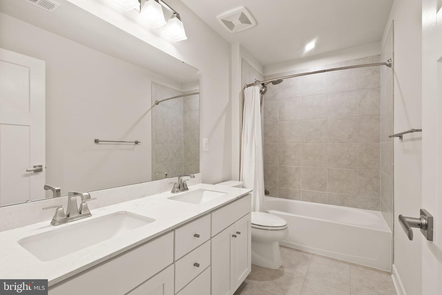 7471 FLAG POINT CT, MANASSAS, Virginia 20109, 4 Bedrooms Bedrooms, ,3 BathroomsBathrooms,Residential,For sale,7471 FLAG POINT CT,VAPW2105948 MLS # VAPW2105948