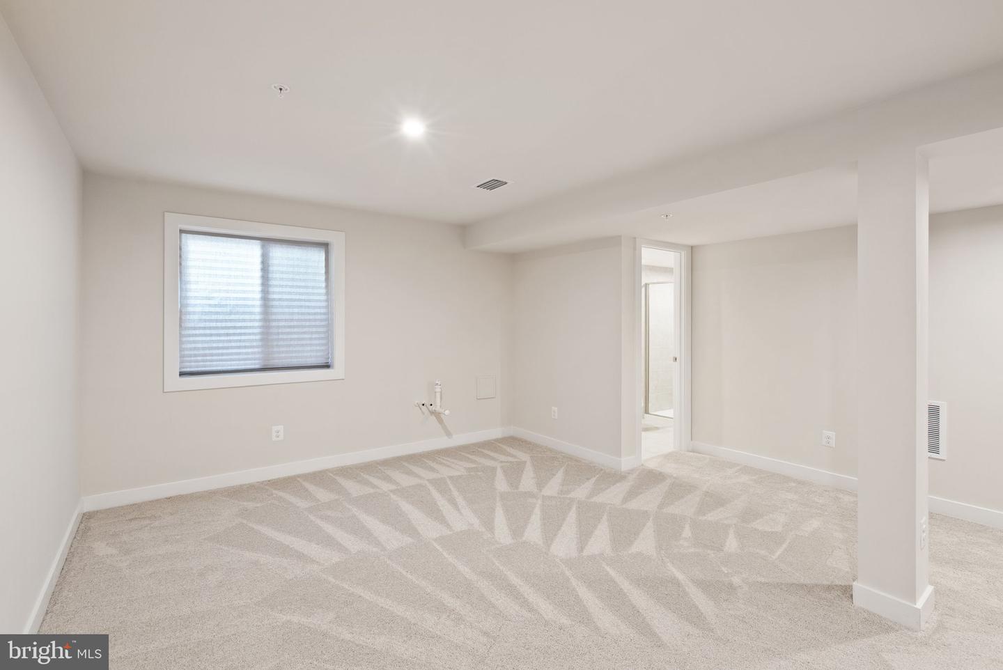7471 FLAG POINT CT, MANASSAS, Virginia 20109, 4 Bedrooms Bedrooms, ,3 BathroomsBathrooms,Residential,For sale,7471 FLAG POINT CT,VAPW2105948 MLS # VAPW2105948