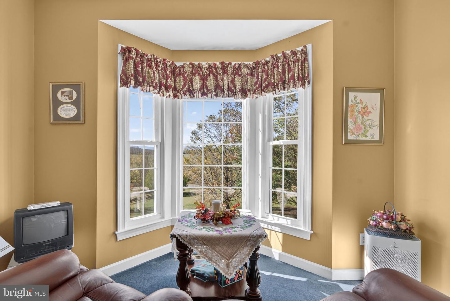 10142 ADA RD, MARSHALL, Virginia 20115, 5 Bedrooms Bedrooms, ,4 BathroomsBathrooms,Residential,For sale,10142 ADA RD,VAFQ2019368 MLS # VAFQ2019368