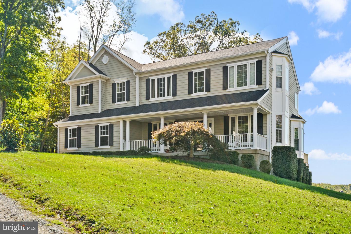 10142 ADA RD, MARSHALL, Virginia 20115, 5 Bedrooms Bedrooms, ,4 BathroomsBathrooms,Residential,For sale,10142 ADA RD,VAFQ2019368 MLS # VAFQ2019368