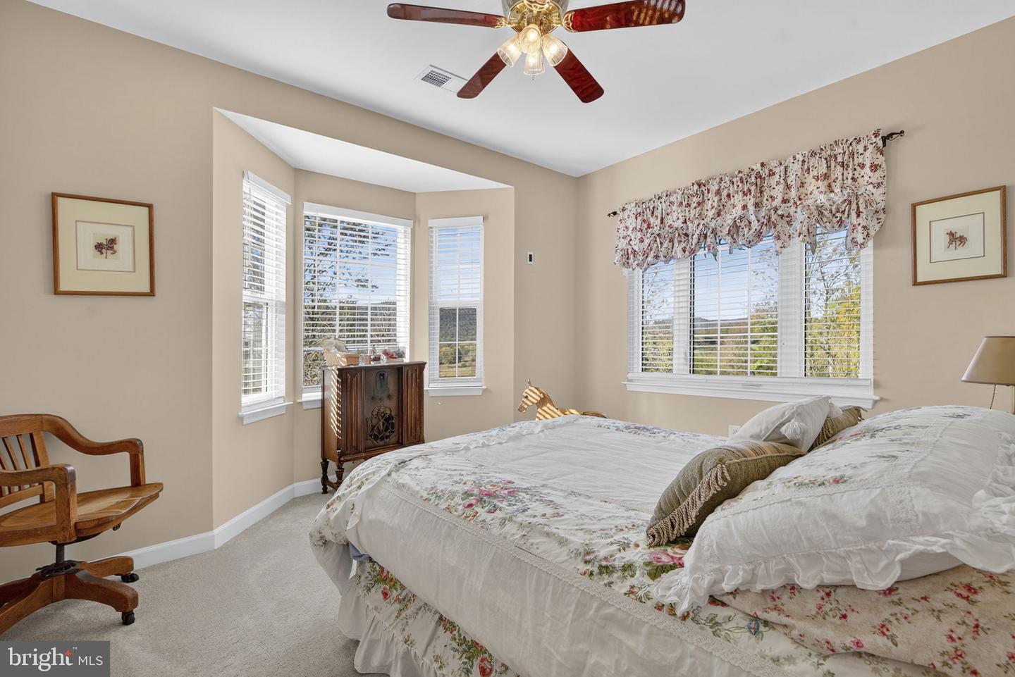 10142 ADA RD, MARSHALL, Virginia 20115, 5 Bedrooms Bedrooms, ,4 BathroomsBathrooms,Residential,For sale,10142 ADA RD,VAFQ2019368 MLS # VAFQ2019368