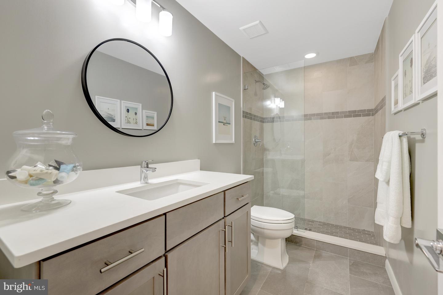 526 SPRINGVALE RD, GREAT FALLS, Virginia 22066, 6 Bedrooms Bedrooms, ,3 BathroomsBathrooms,Residential,For sale,526 SPRINGVALE RD,VAFX2274206 MLS # VAFX2274206