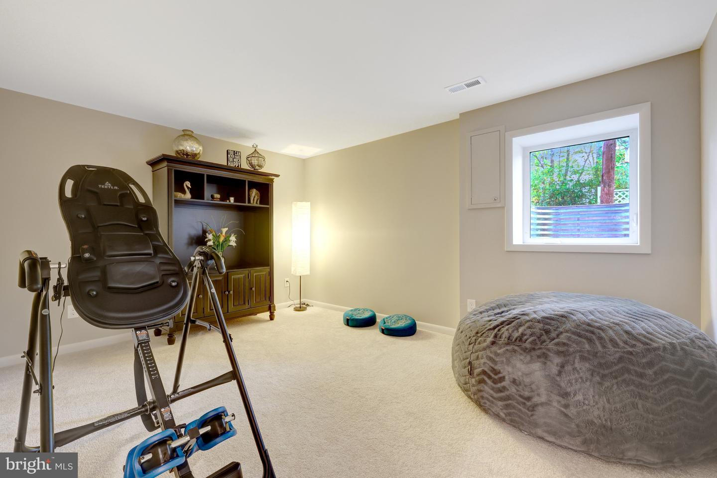 526 SPRINGVALE RD, GREAT FALLS, Virginia 22066, 6 Bedrooms Bedrooms, ,3 BathroomsBathrooms,Residential,For sale,526 SPRINGVALE RD,VAFX2274206 MLS # VAFX2274206