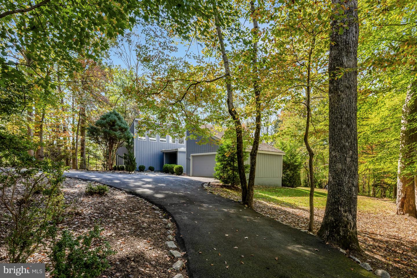 526 SPRINGVALE RD, GREAT FALLS, Virginia 22066, 6 Bedrooms Bedrooms, ,3 BathroomsBathrooms,Residential,For sale,526 SPRINGVALE RD,VAFX2274206 MLS # VAFX2274206