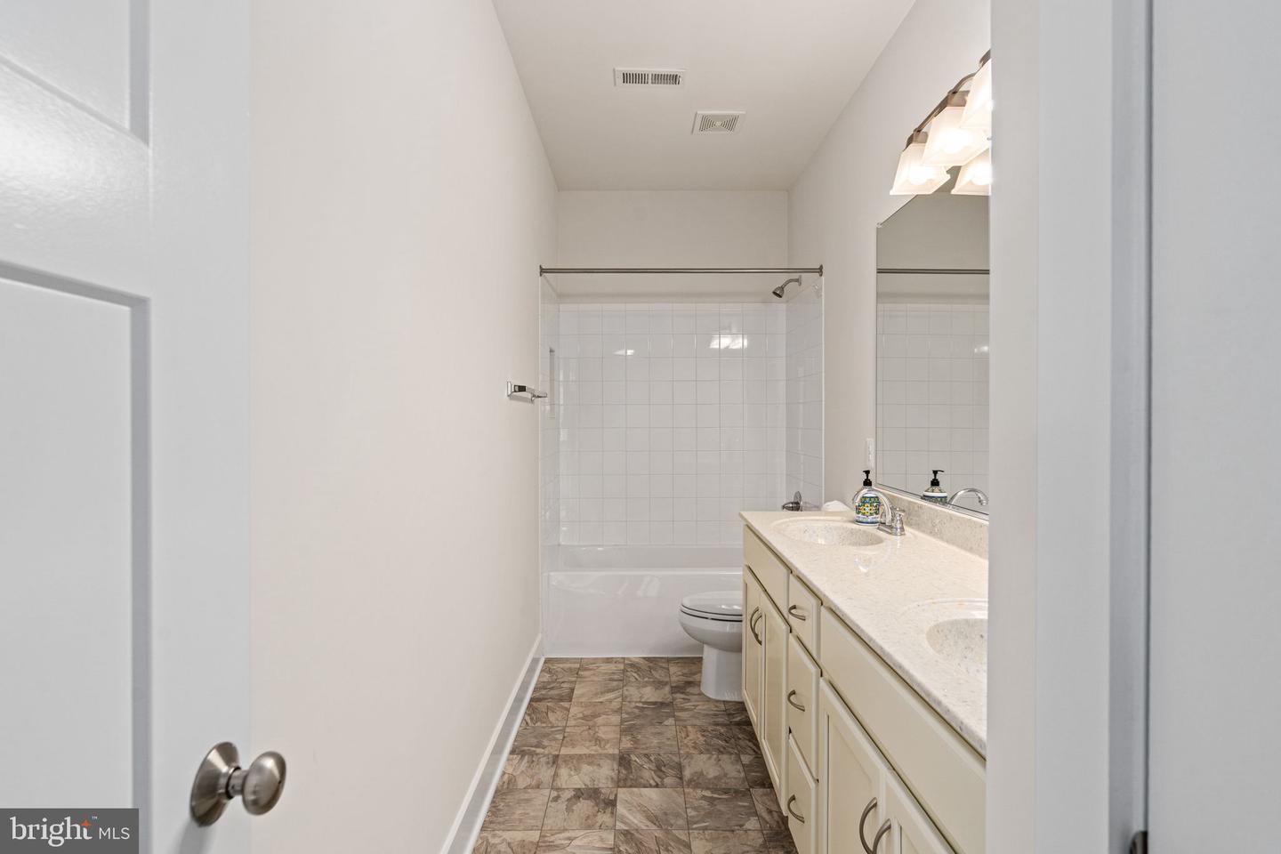 33 AVALON LN, STAFFORD, Virginia 22556, 5 Bedrooms Bedrooms, ,3 BathroomsBathrooms,Residential,For sale,33 AVALON LN,VAST2043470 MLS # VAST2043470