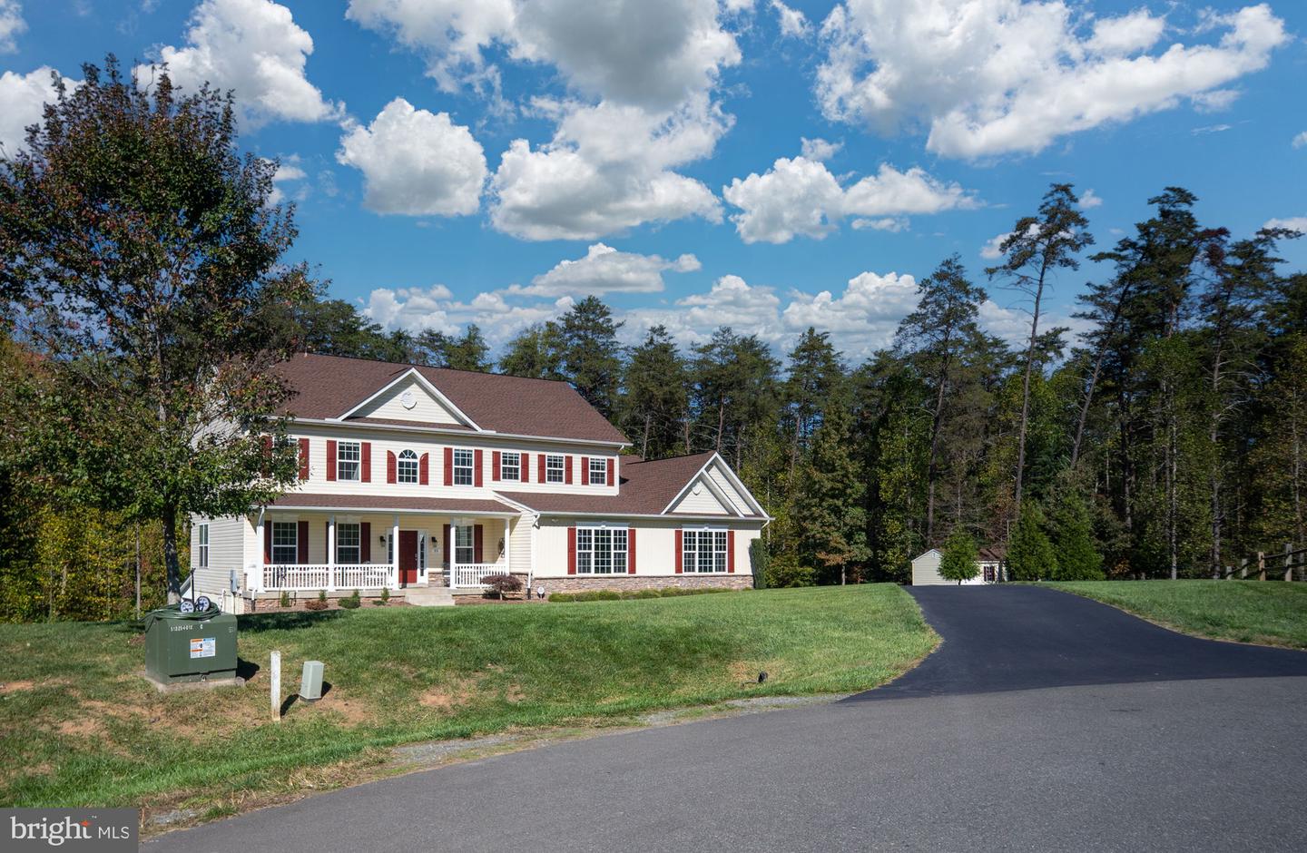 33 AVALON LN, STAFFORD, Virginia 22556, 5 Bedrooms Bedrooms, ,3 BathroomsBathrooms,Residential,For sale,33 AVALON LN,VAST2043470 MLS # VAST2043470