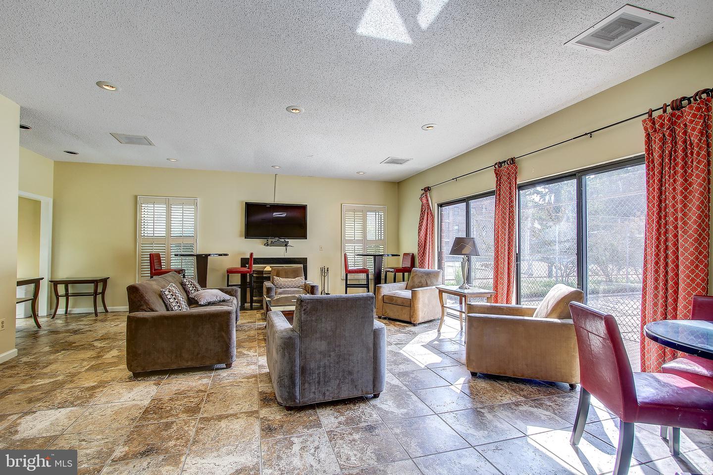 2100 LANGSTON BLVD #320, ARLINGTON, Virginia 22201, 1 Bedroom Bedrooms, ,1 BathroomBathrooms,Residential,For sale,2100 LANGSTON BLVD #320,VAAR2064904 MLS # VAAR2064904