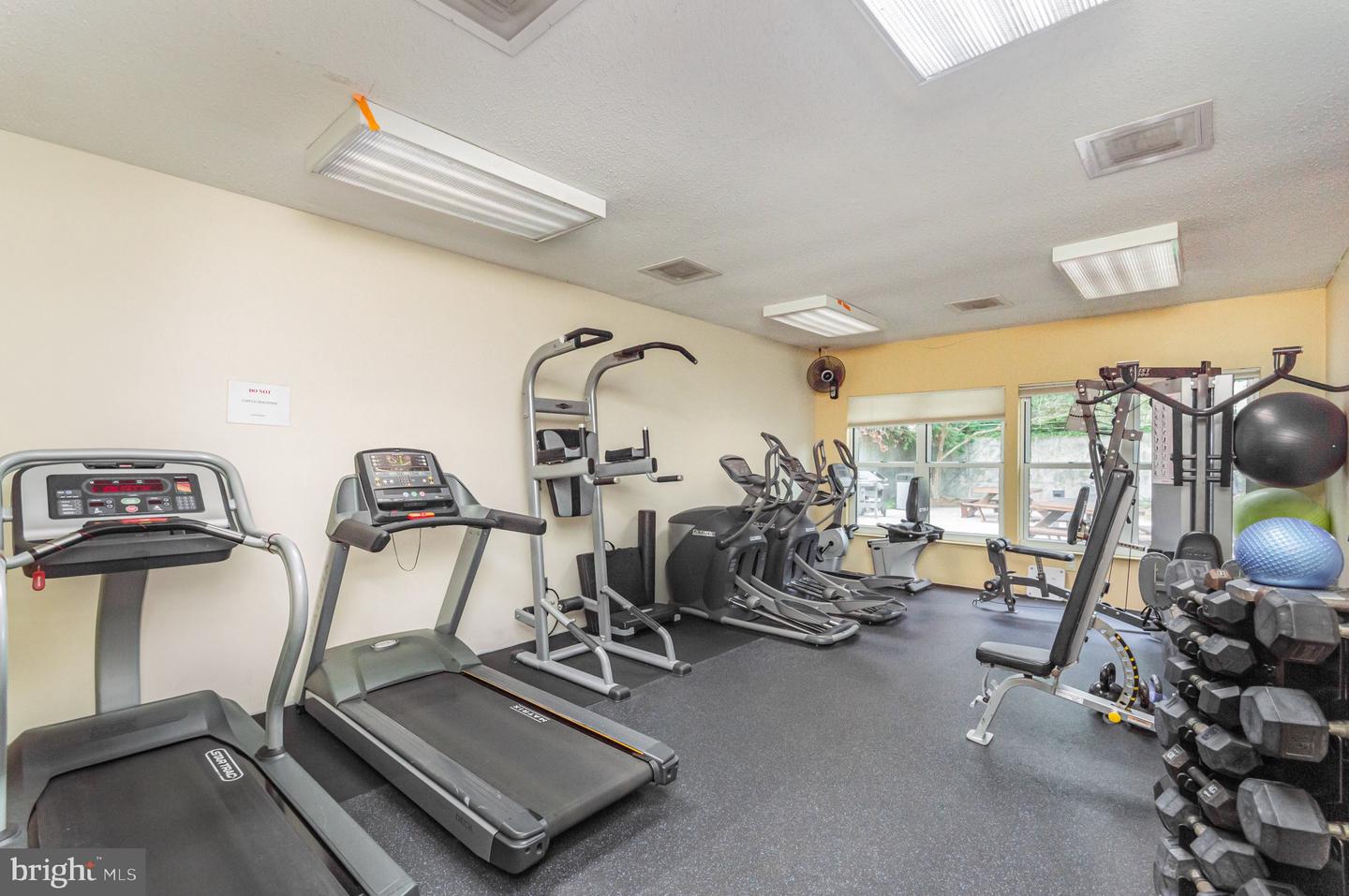 2100 LANGSTON BLVD #320, ARLINGTON, Virginia 22201, 1 Bedroom Bedrooms, ,1 BathroomBathrooms,Residential,For sale,2100 LANGSTON BLVD #320,VAAR2064904 MLS # VAAR2064904
