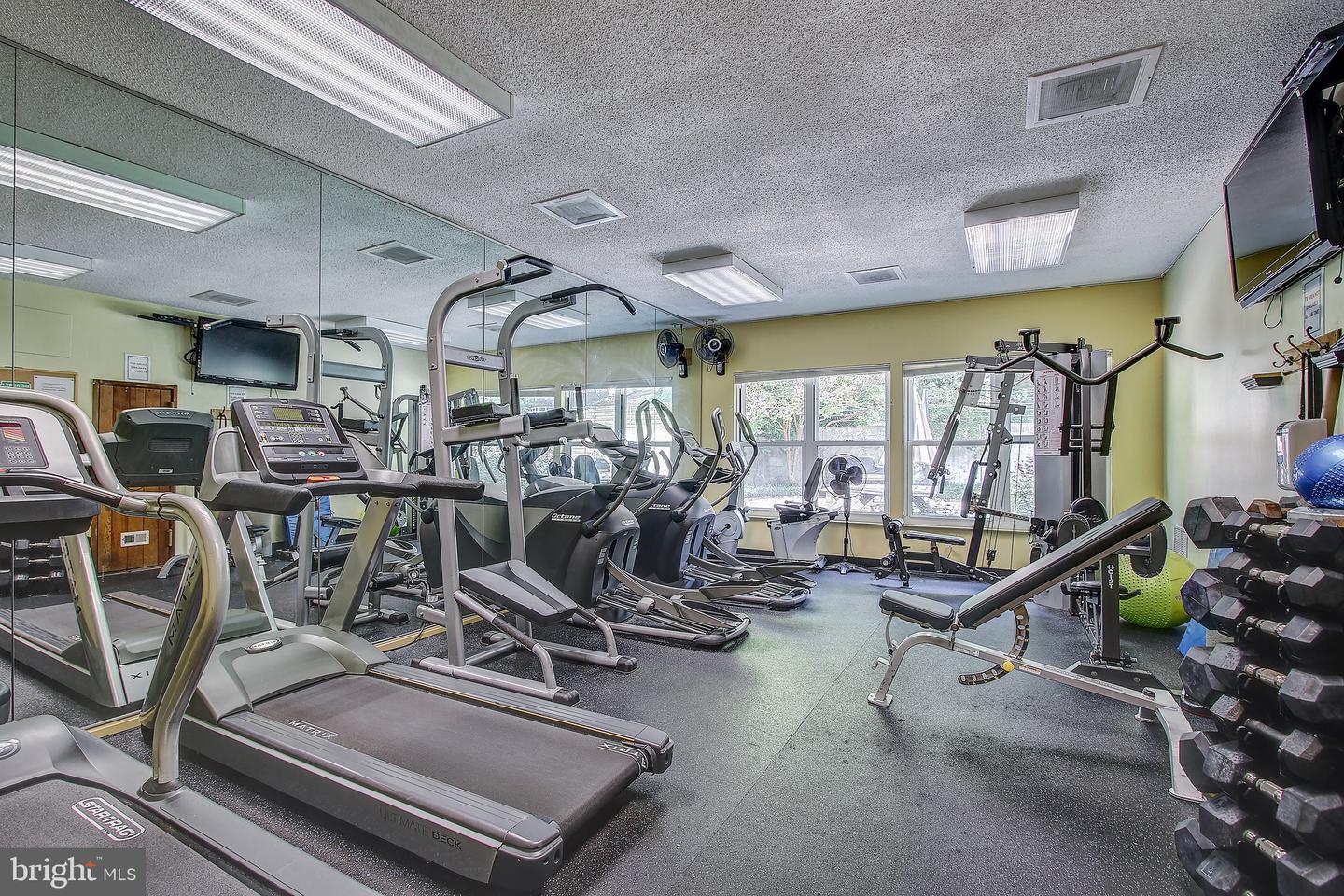 2100 LANGSTON BLVD #320, ARLINGTON, Virginia 22201, 1 Bedroom Bedrooms, ,1 BathroomBathrooms,Residential,For sale,2100 LANGSTON BLVD #320,VAAR2064904 MLS # VAAR2064904