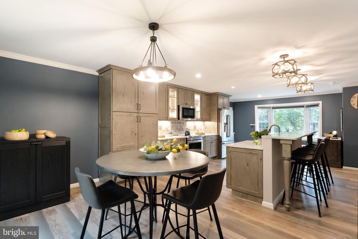 3119 COBB HILL LN, OAKTON, Virginia 22124, 4 Bedrooms Bedrooms, 13 Rooms Rooms,3 BathroomsBathrooms,Residential,For sale,3119 COBB HILL LN,VAFX2274298 MLS # VAFX2274298
