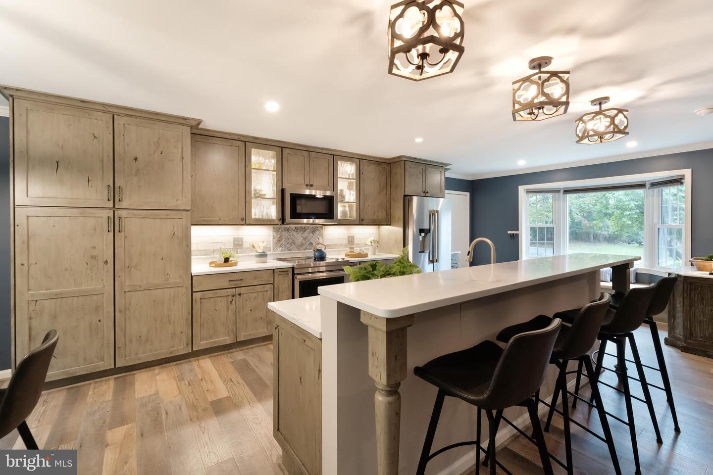 3119 COBB HILL LN, OAKTON, Virginia 22124, 4 Bedrooms Bedrooms, 13 Rooms Rooms,3 BathroomsBathrooms,Residential,For sale,3119 COBB HILL LN,VAFX2274298 MLS # VAFX2274298