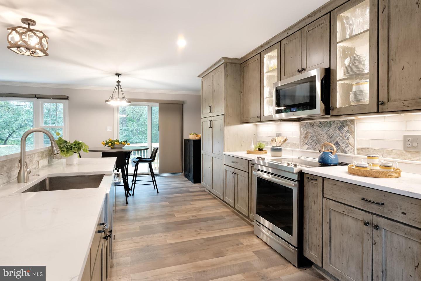 3119 COBB HILL LN, OAKTON, Virginia 22124, 4 Bedrooms Bedrooms, 13 Rooms Rooms,3 BathroomsBathrooms,Residential,For sale,3119 COBB HILL LN,VAFX2274298 MLS # VAFX2274298