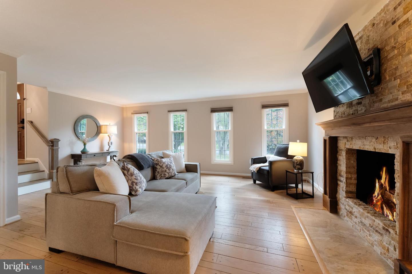 3119 COBB HILL LN, OAKTON, Virginia 22124, 4 Bedrooms Bedrooms, 13 Rooms Rooms,3 BathroomsBathrooms,Residential,For sale,3119 COBB HILL LN,VAFX2274298 MLS # VAFX2274298