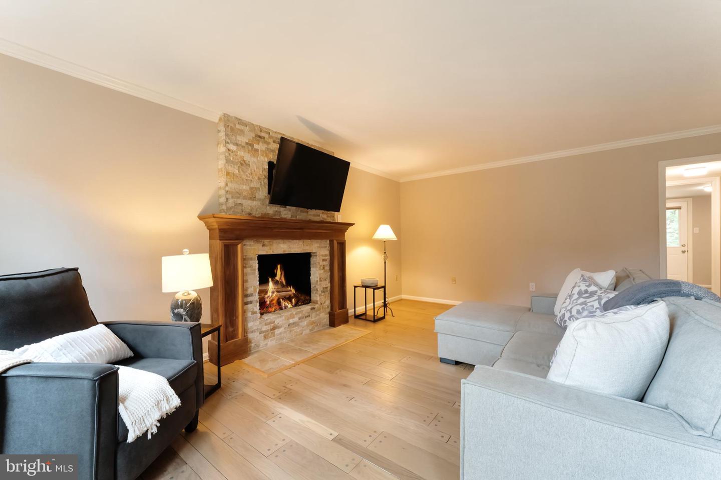 3119 COBB HILL LN, OAKTON, Virginia 22124, 4 Bedrooms Bedrooms, 13 Rooms Rooms,3 BathroomsBathrooms,Residential,For sale,3119 COBB HILL LN,VAFX2274298 MLS # VAFX2274298