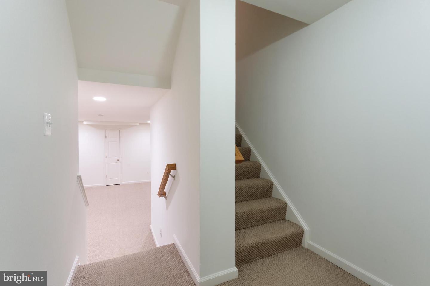 3119 COBB HILL LN, OAKTON, Virginia 22124, 4 Bedrooms Bedrooms, 13 Rooms Rooms,3 BathroomsBathrooms,Residential,For sale,3119 COBB HILL LN,VAFX2274298 MLS # VAFX2274298
