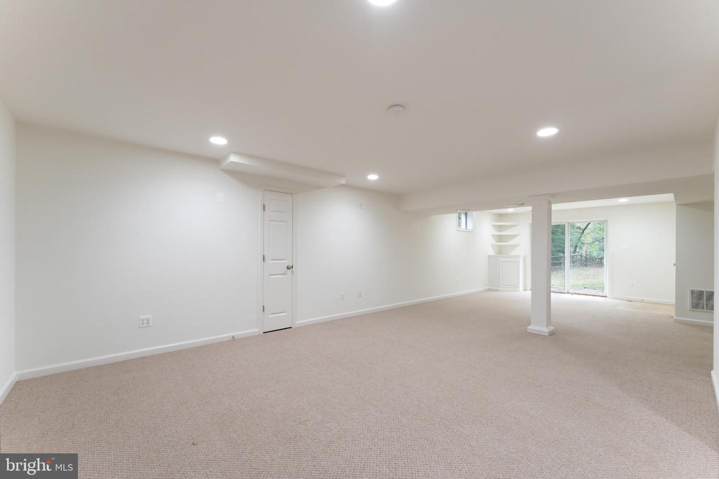 3119 COBB HILL LN, OAKTON, Virginia 22124, 4 Bedrooms Bedrooms, 13 Rooms Rooms,3 BathroomsBathrooms,Residential,For sale,3119 COBB HILL LN,VAFX2274298 MLS # VAFX2274298