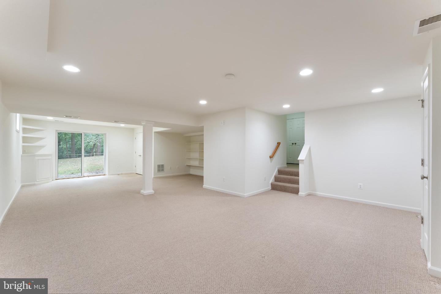 3119 COBB HILL LN, OAKTON, Virginia 22124, 4 Bedrooms Bedrooms, 13 Rooms Rooms,3 BathroomsBathrooms,Residential,For sale,3119 COBB HILL LN,VAFX2274298 MLS # VAFX2274298