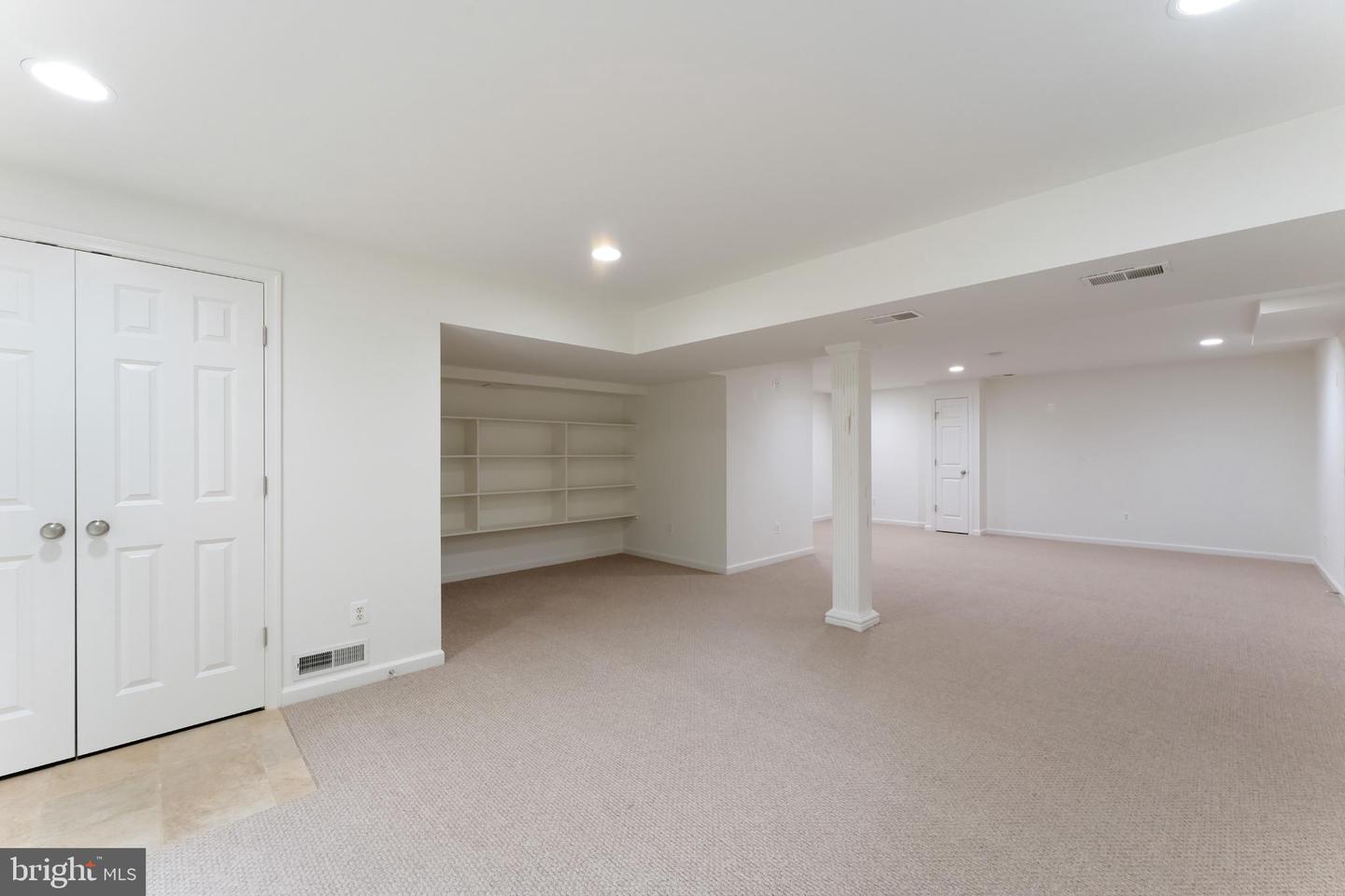 3119 COBB HILL LN, OAKTON, Virginia 22124, 4 Bedrooms Bedrooms, 13 Rooms Rooms,3 BathroomsBathrooms,Residential,For sale,3119 COBB HILL LN,VAFX2274298 MLS # VAFX2274298
