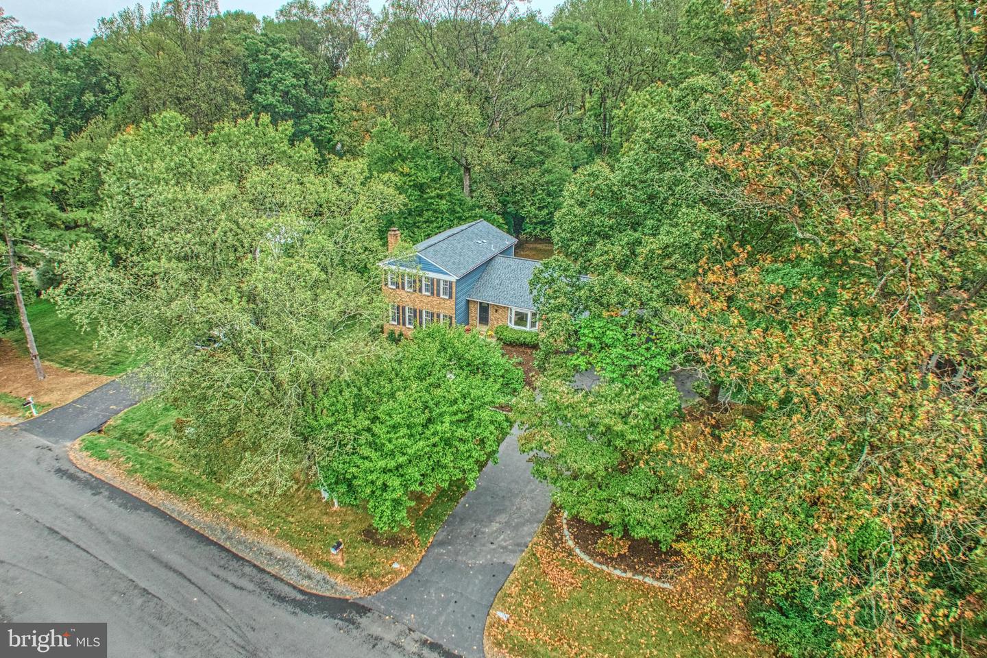 3119 COBB HILL LN, OAKTON, Virginia 22124, 4 Bedrooms Bedrooms, 13 Rooms Rooms,3 BathroomsBathrooms,Residential,For sale,3119 COBB HILL LN,VAFX2274298 MLS # VAFX2274298