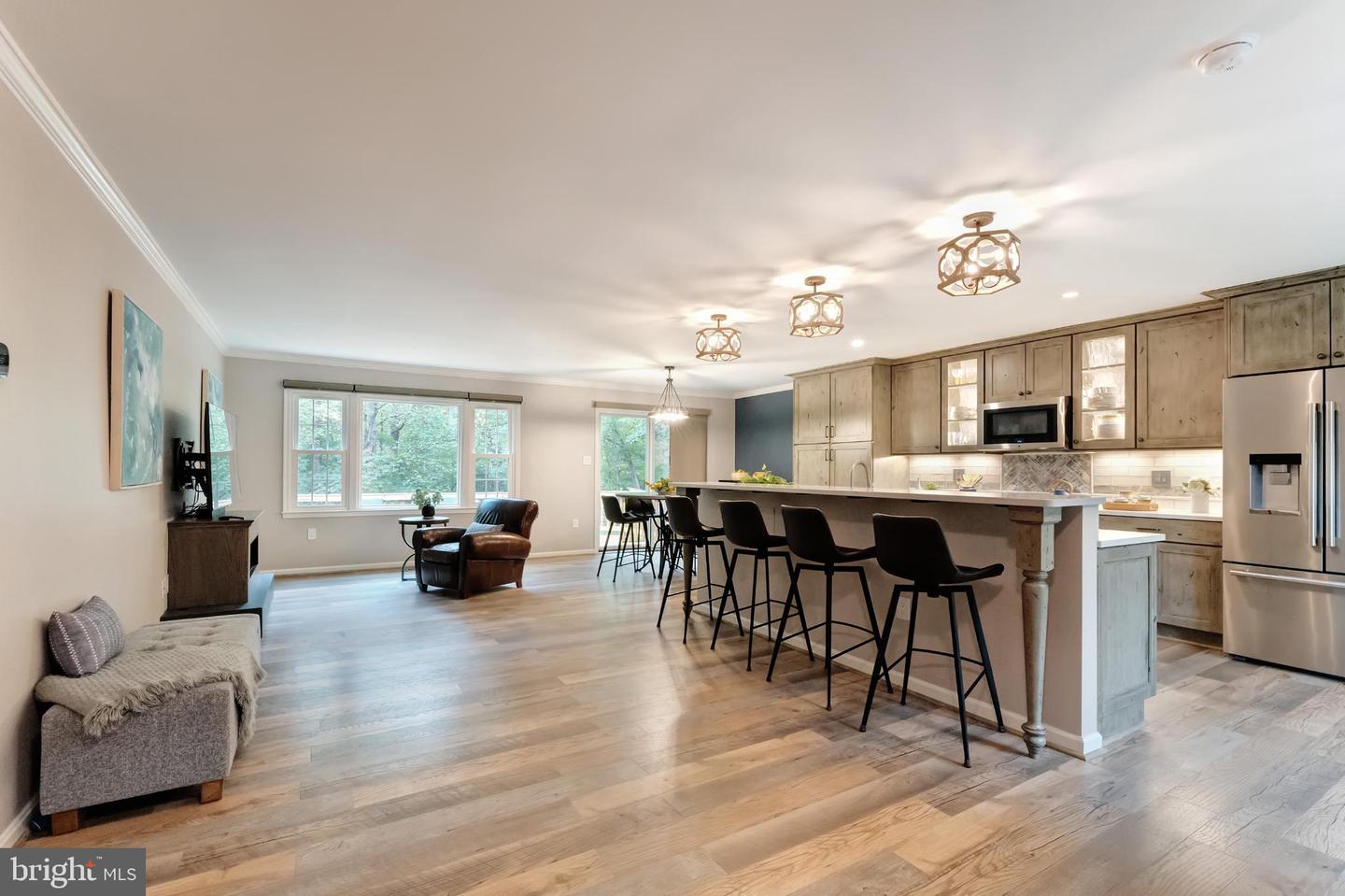 3119 COBB HILL LN, OAKTON, Virginia 22124, 4 Bedrooms Bedrooms, 13 Rooms Rooms,3 BathroomsBathrooms,Residential,For sale,3119 COBB HILL LN,VAFX2274298 MLS # VAFX2274298