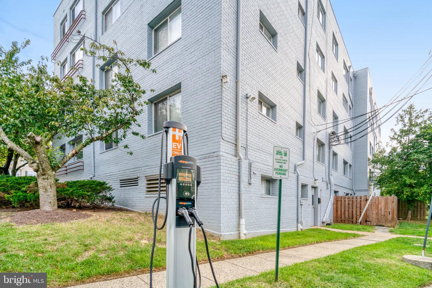 3701 5TH ST S #212, ARLINGTON, Virginia 22204, 1 Bedroom Bedrooms, ,1 BathroomBathrooms,Residential,For sale,3701 5TH ST S #212,VAAR2064926 MLS # VAAR2064926