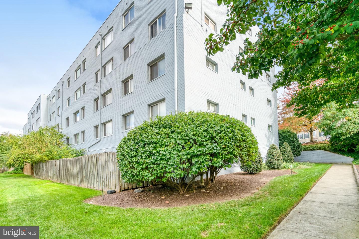 3701 5TH ST S #212, ARLINGTON, Virginia 22204, 1 Bedroom Bedrooms, ,1 BathroomBathrooms,Residential,For sale,3701 5TH ST S #212,VAAR2064926 MLS # VAAR2064926